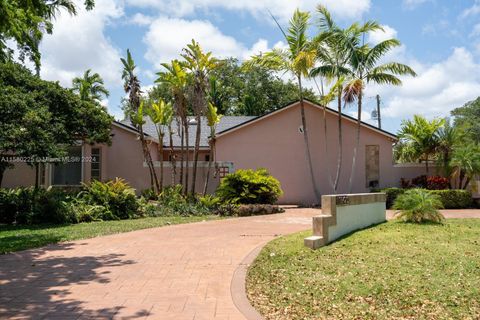 Single Family Residence in Cutler Bay FL 18420 Caribbean Blvd Blvd.jpg