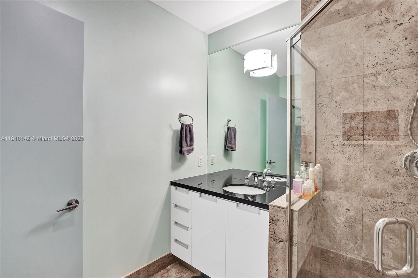 THE LEXI CONDO - Residential