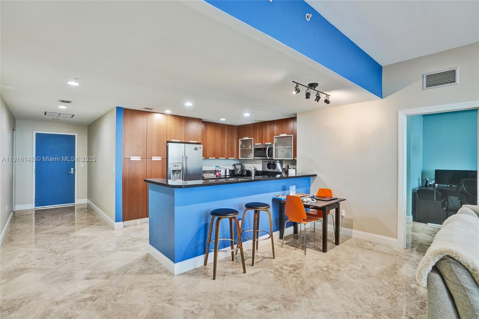 THE LEXI CONDO - Residential