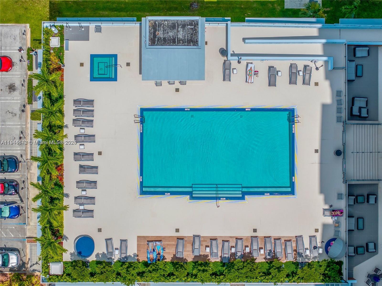 THE LEXI CONDO - Residential