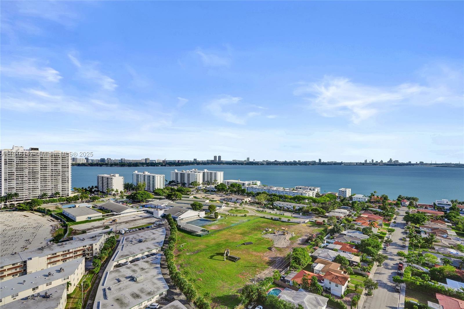 THE LEXI CONDO - Residential