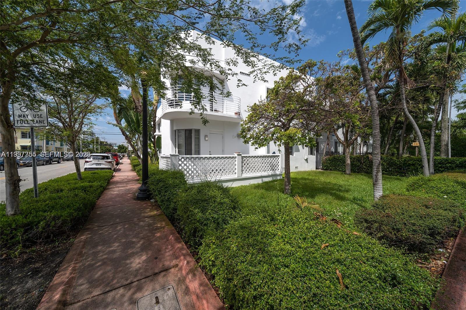 ELEVEN CONDO - Residential Lease