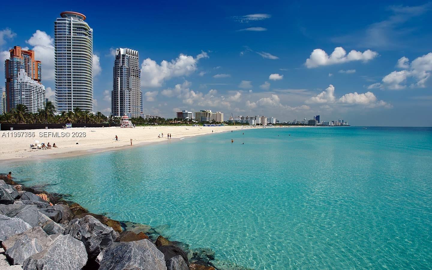 ELEVEN CONDO - Residential Lease