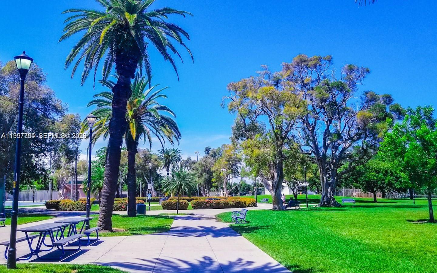 ELEVEN CONDO - Residential Lease