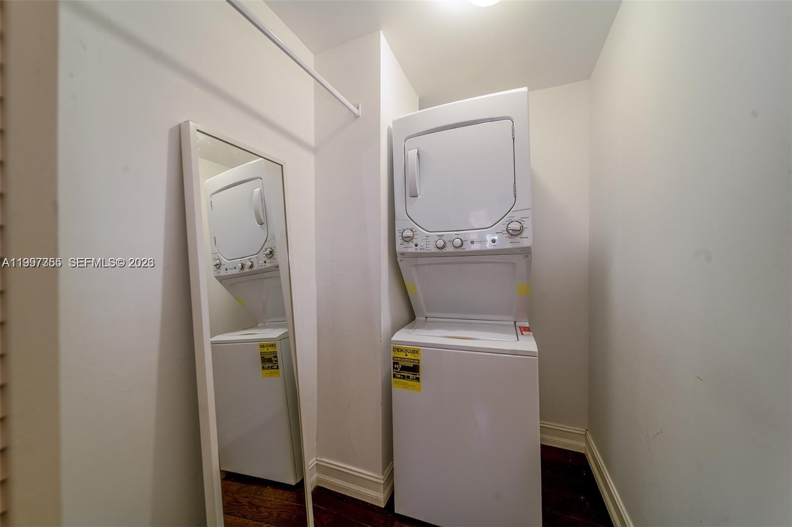 ELEVEN CONDO - Residential Lease