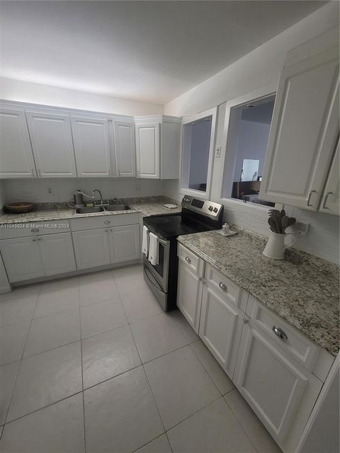 Condominium in Lauderhill FL 4821 22nd Ct Ct 26.jpg