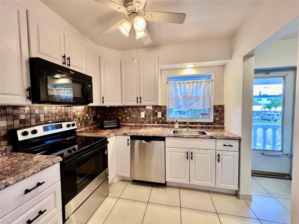 Photo of 1400 NE 55th St #201, Fort Lauderdale, FL 33334 (MLS # A11977724)