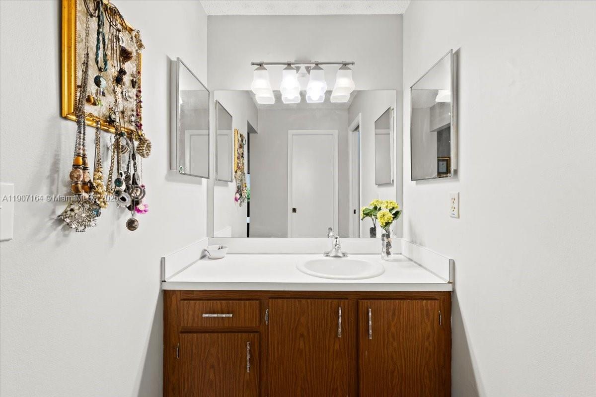 RAINBERRY BAY SEC 1 - Residential Lease