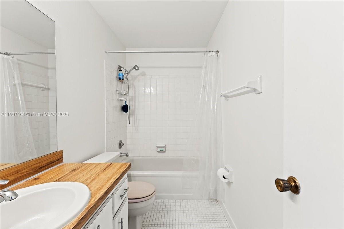 RAINBERRY BAY SEC 1 - Residential Lease