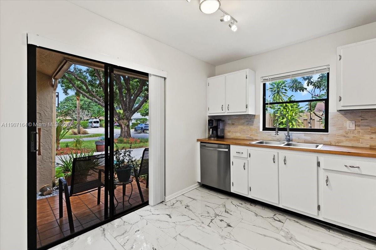 RAINBERRY BAY SEC 1 - Residential Lease