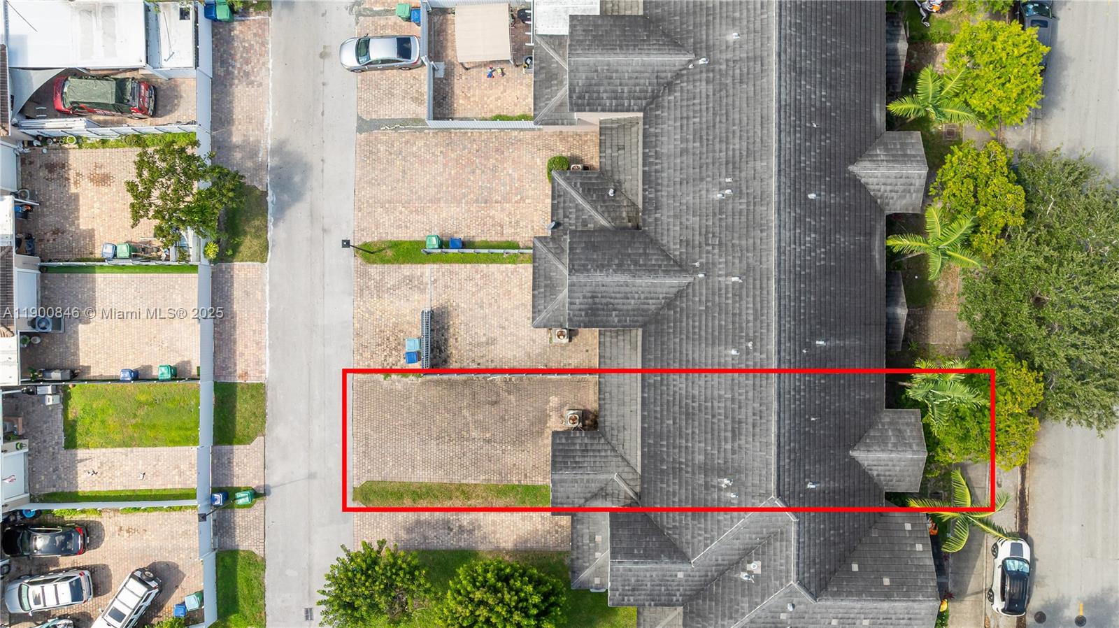 MANDARIN LAKES - Residential