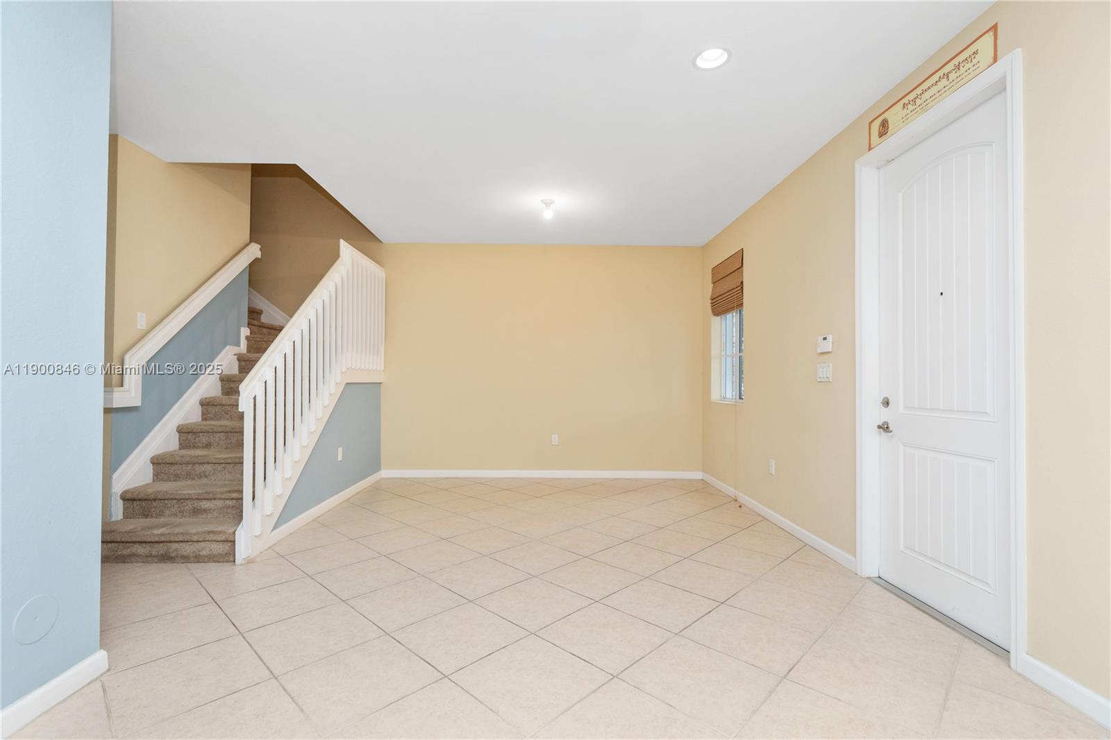 MANDARIN LAKES - Residential