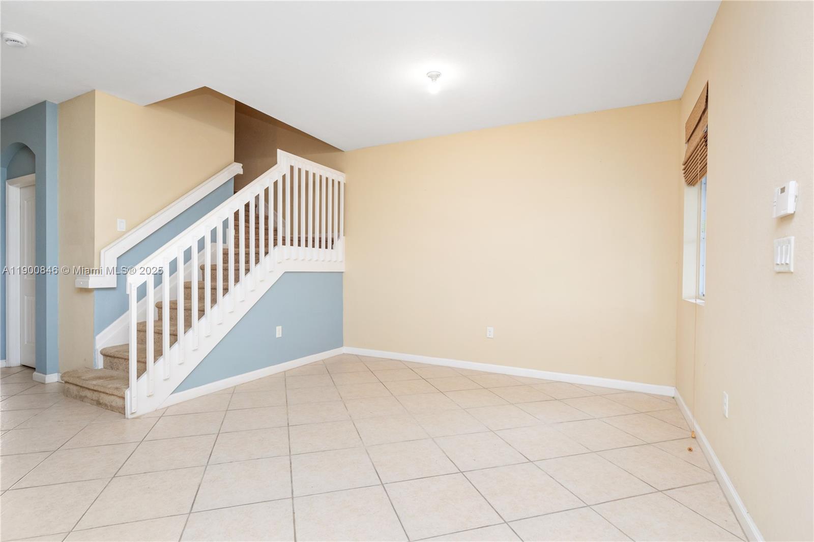 MANDARIN LAKES - Residential