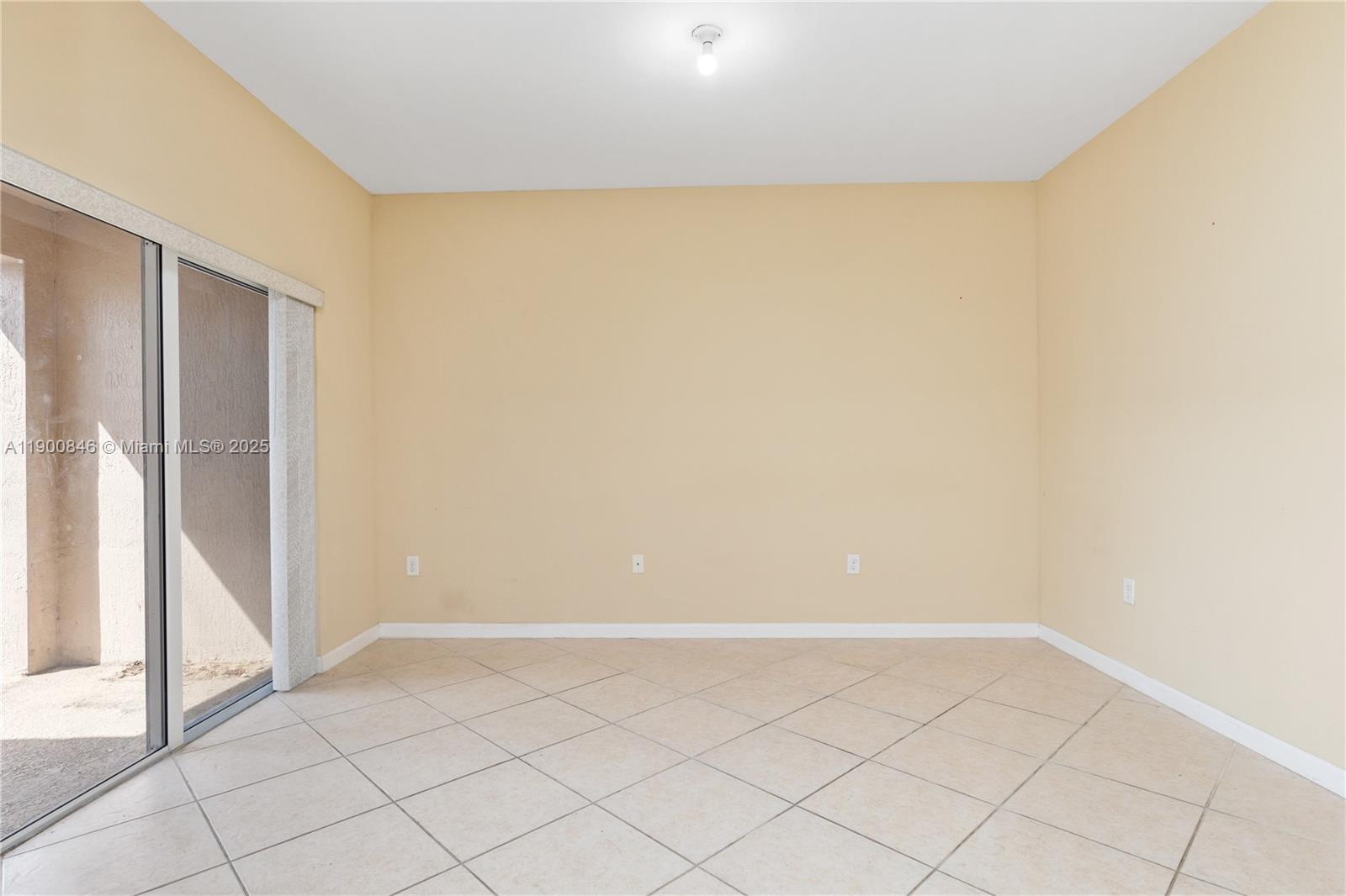 MANDARIN LAKES - Residential