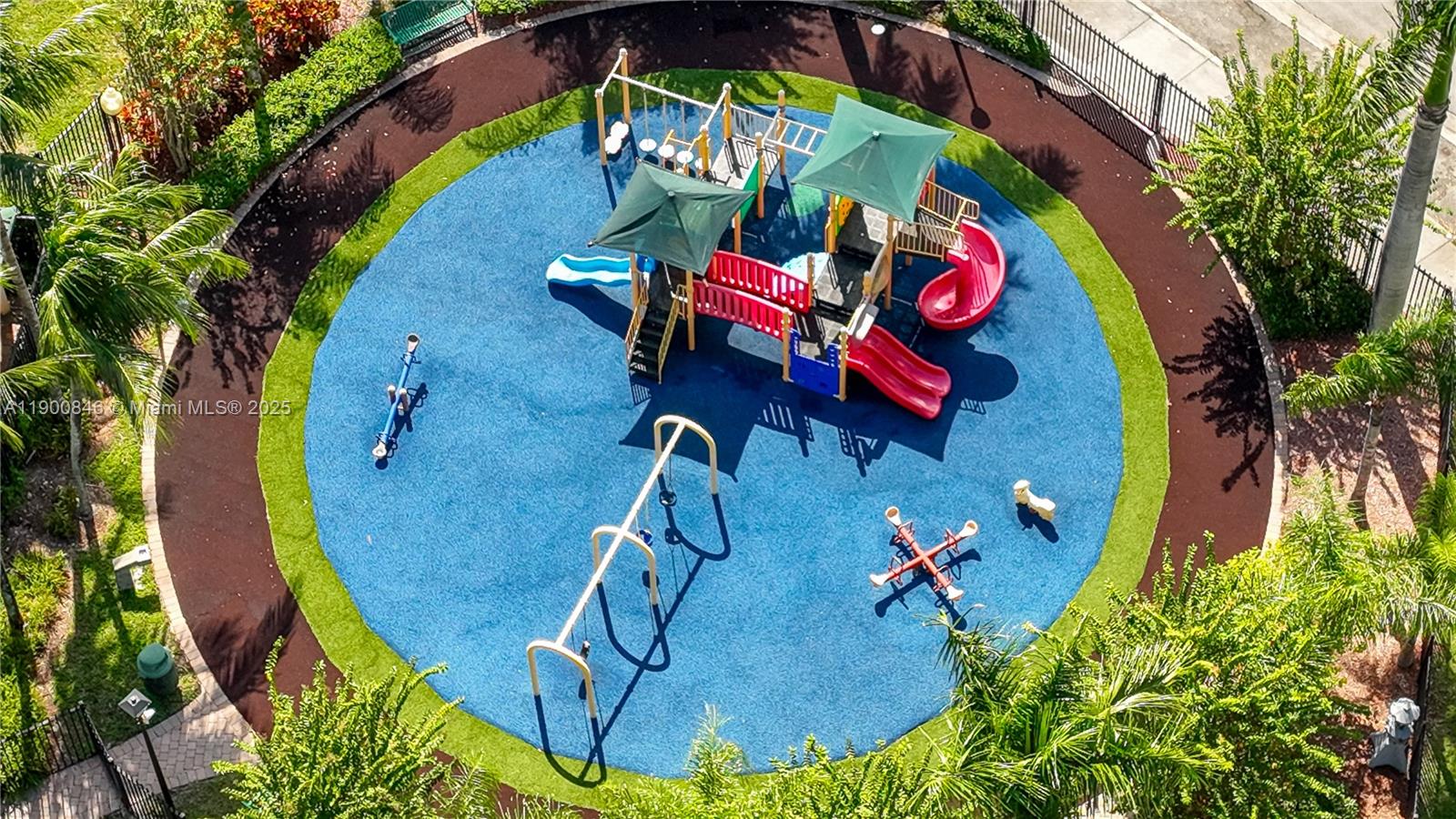 MANDARIN LAKES - Residential