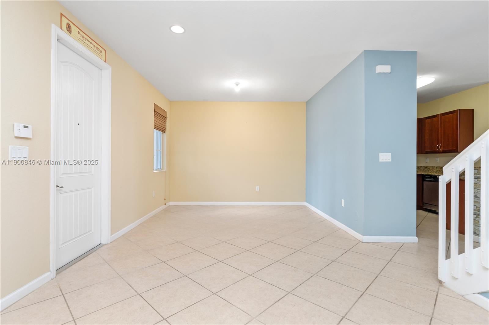 MANDARIN LAKES - Residential