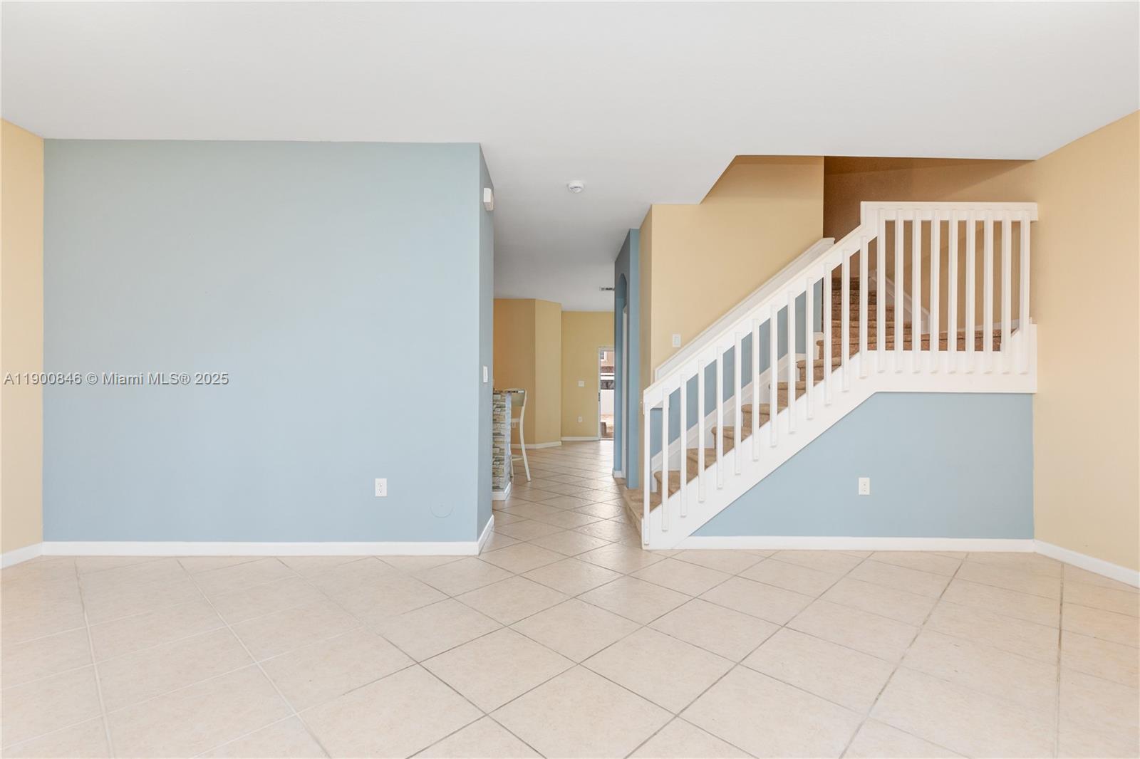 MANDARIN LAKES - Residential