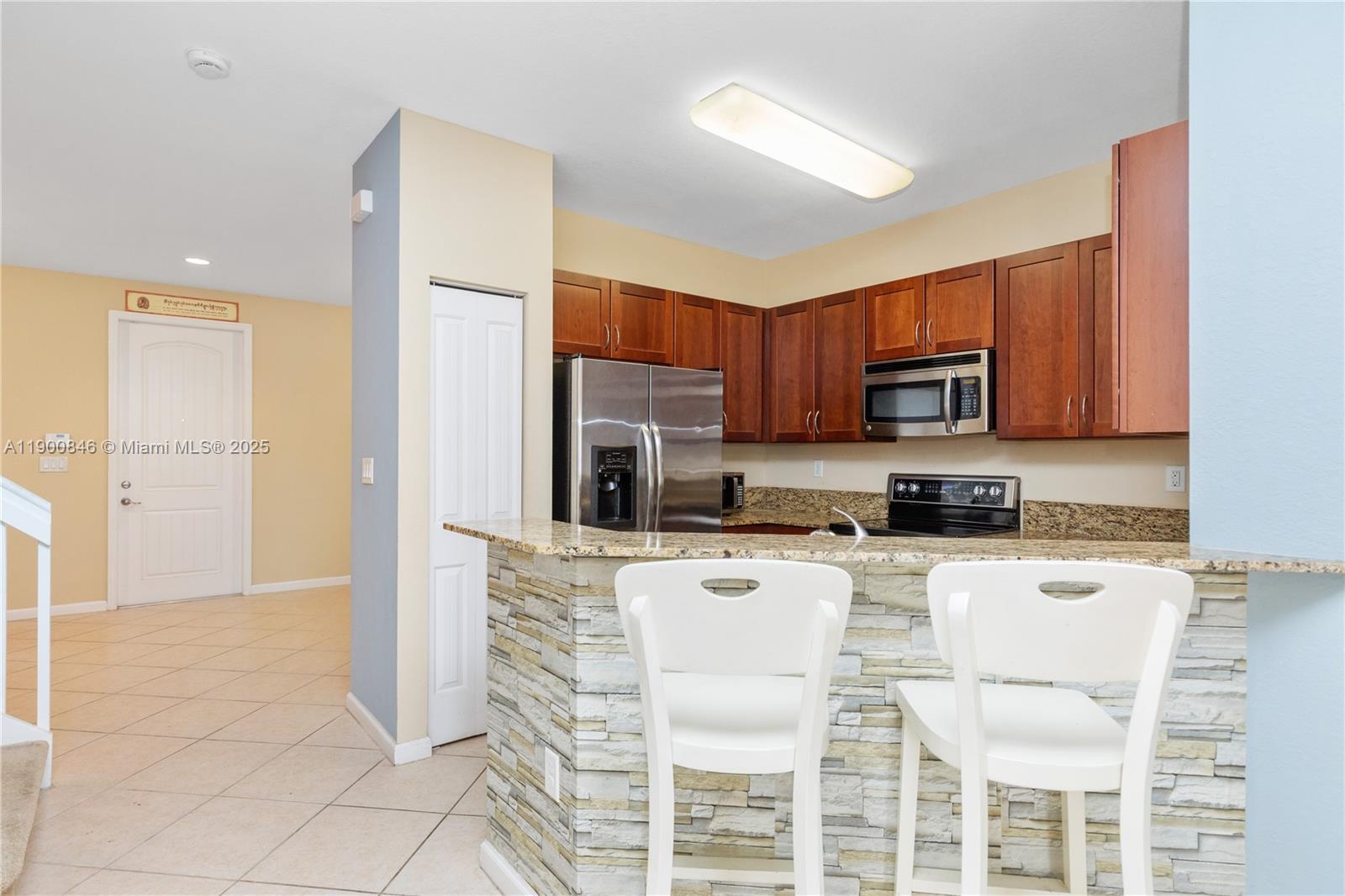 MANDARIN LAKES - Residential