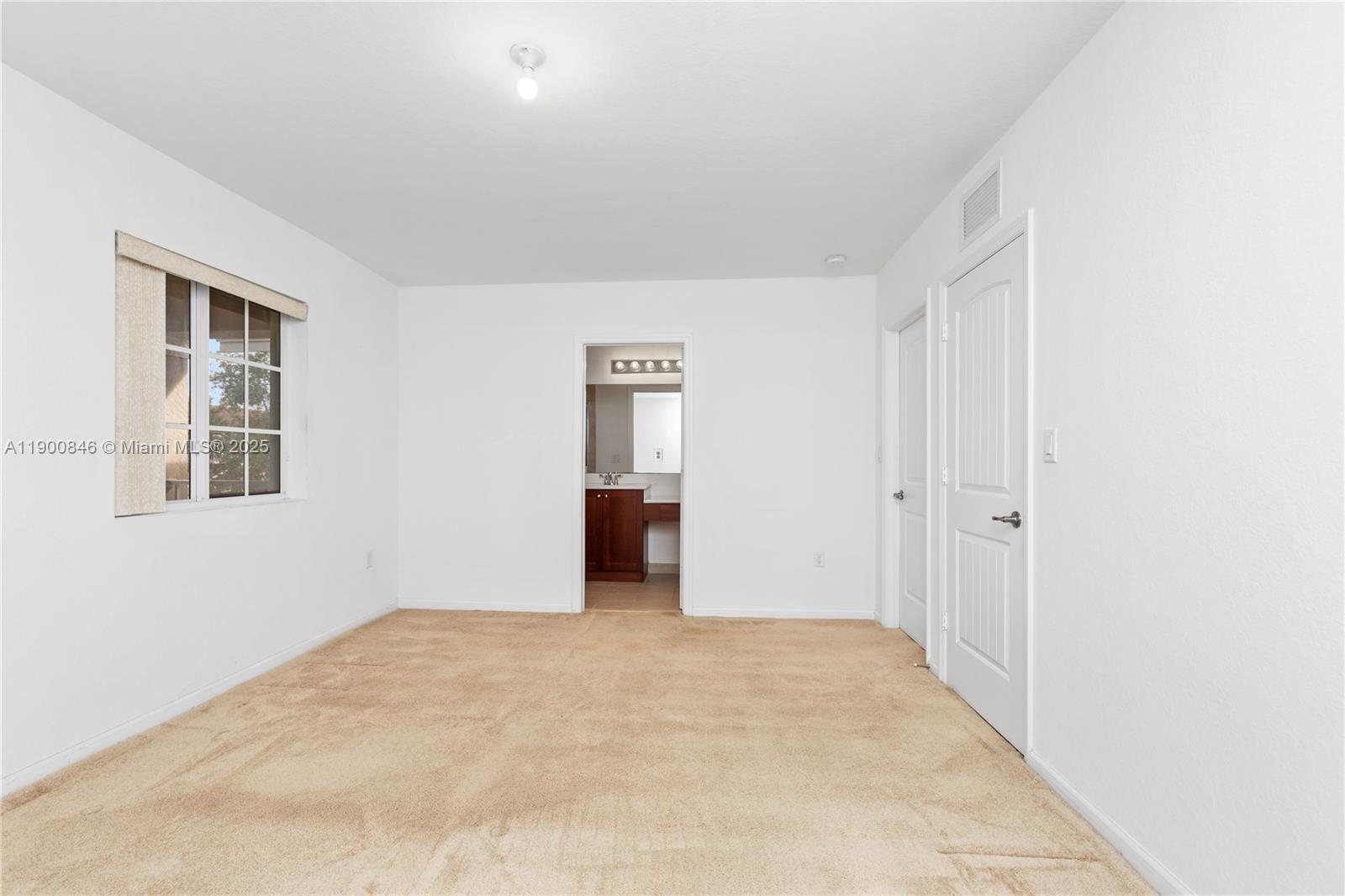 MANDARIN LAKES - Residential