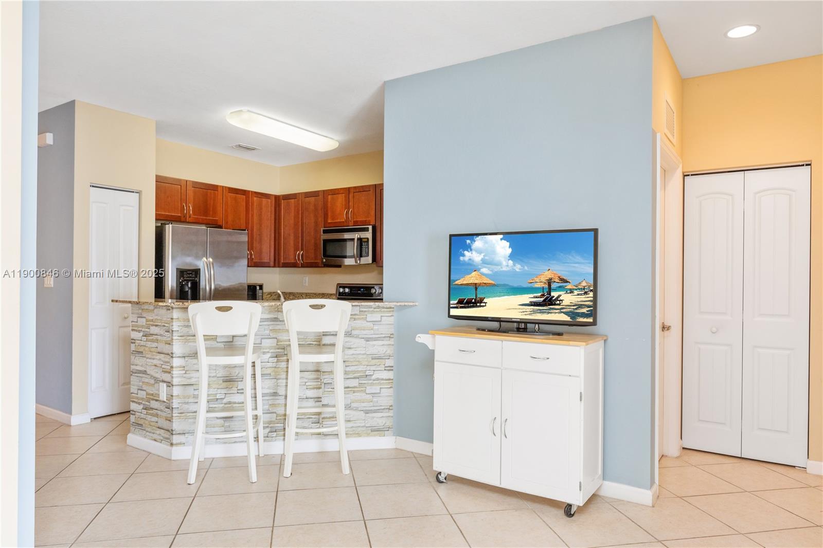 MANDARIN LAKES - Residential