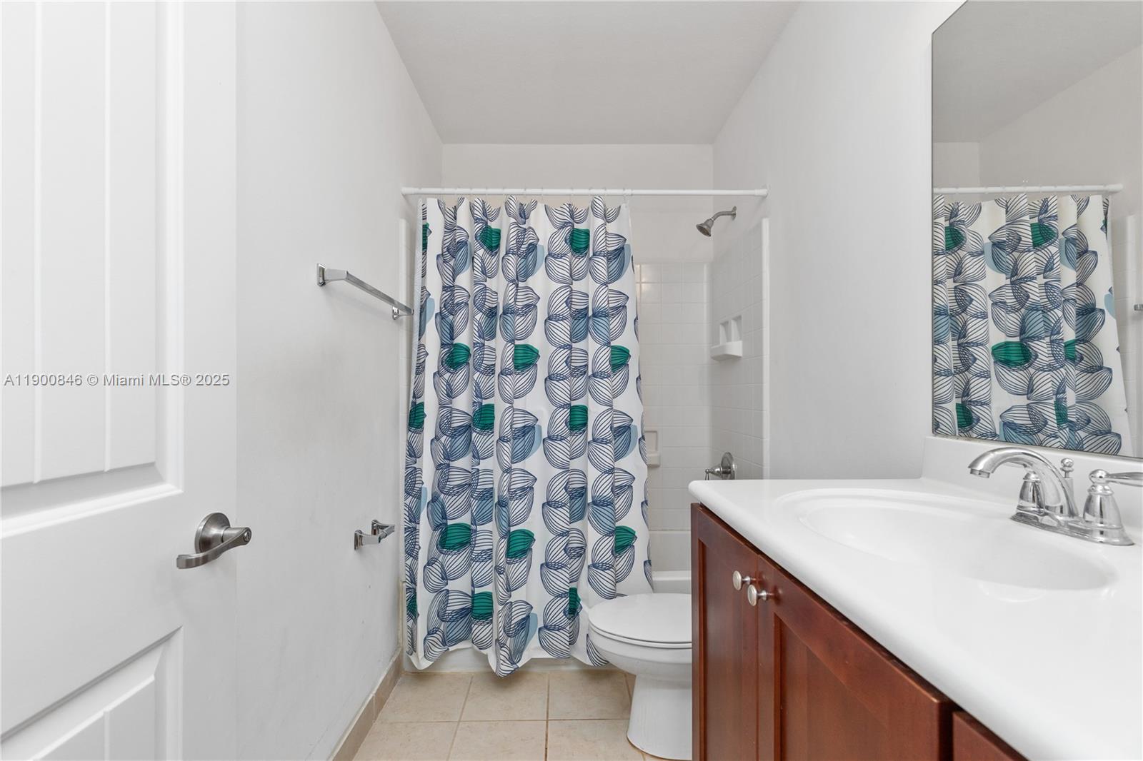 MANDARIN LAKES - Residential