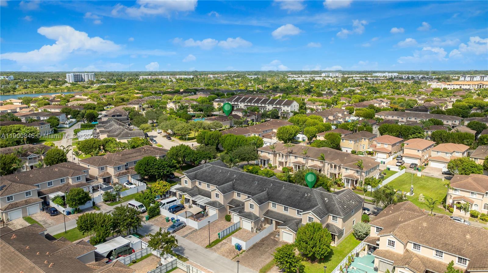 MANDARIN LAKES - Residential