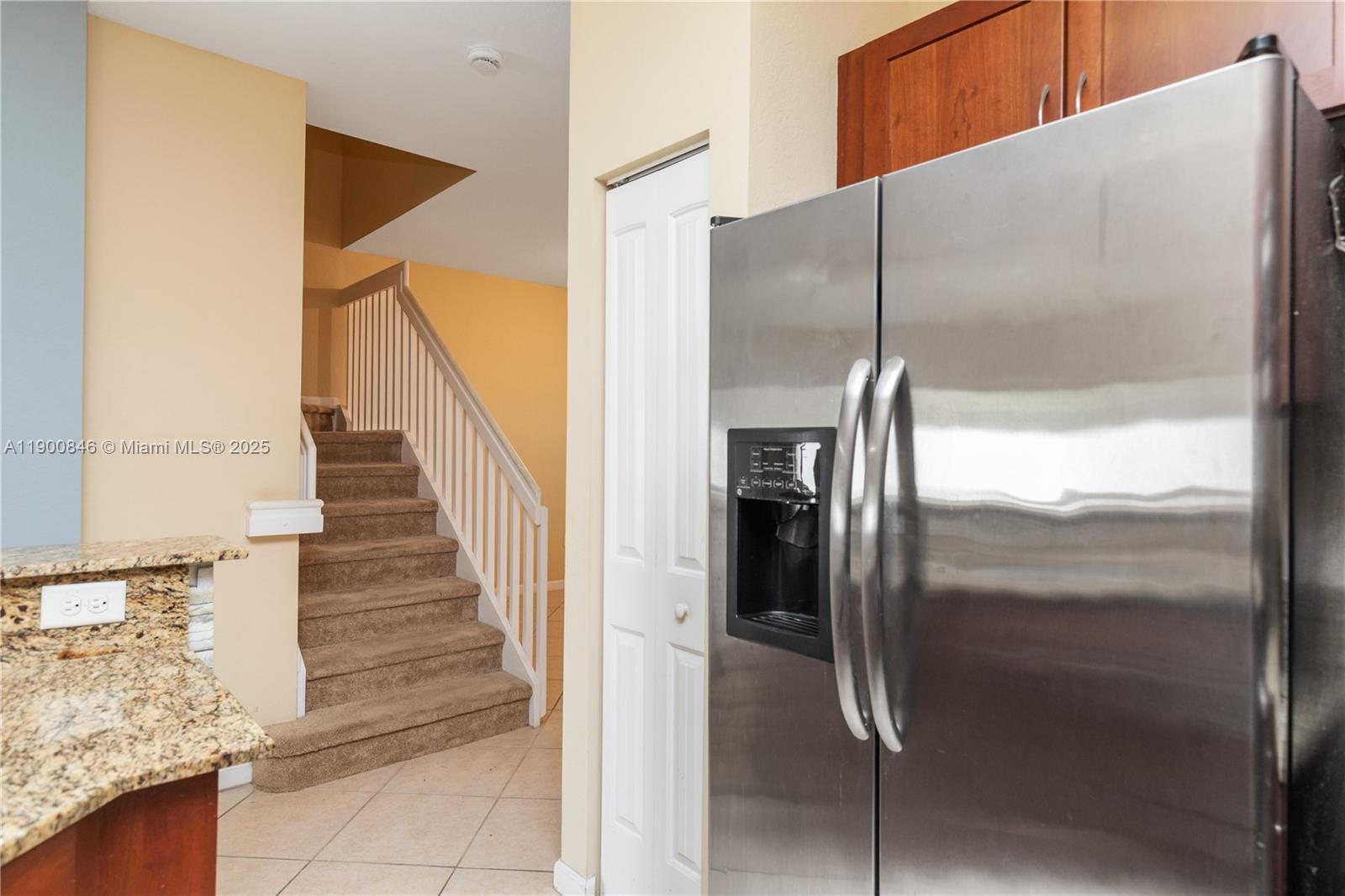 MANDARIN LAKES - Residential