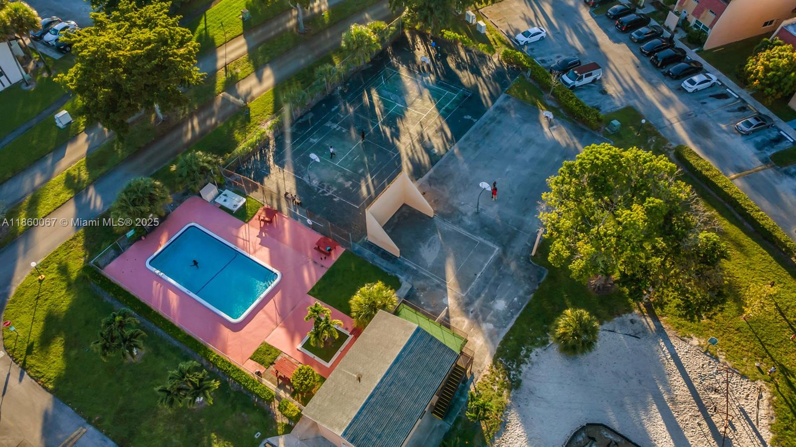 SHAKER VILLAGE PHASE 1 - Residential