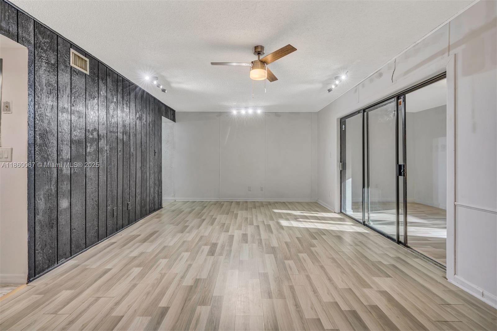 SHAKER VILLAGE PHASE 1 - Residential