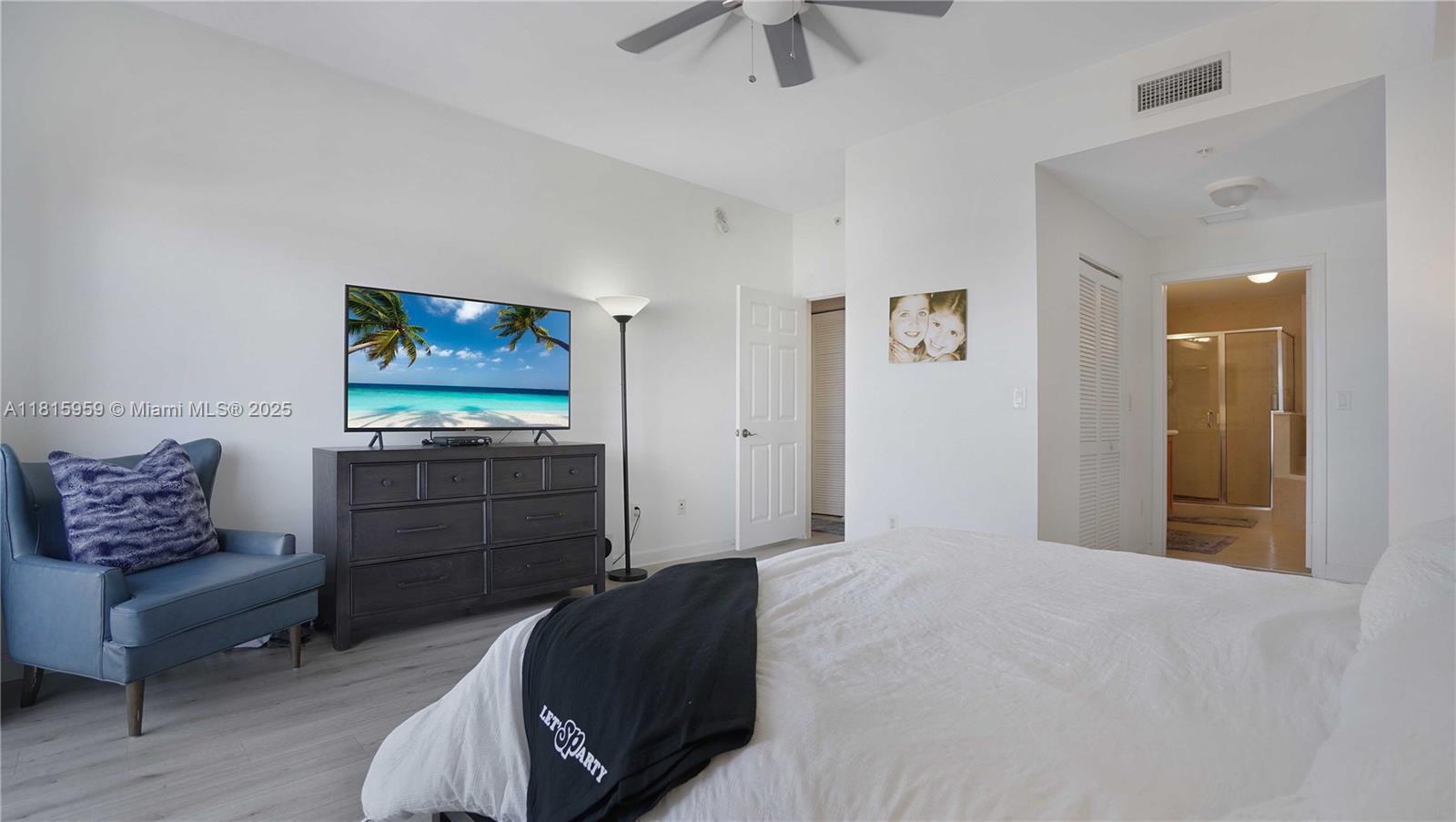 COLONNADE AT DADELAND SE - Residential