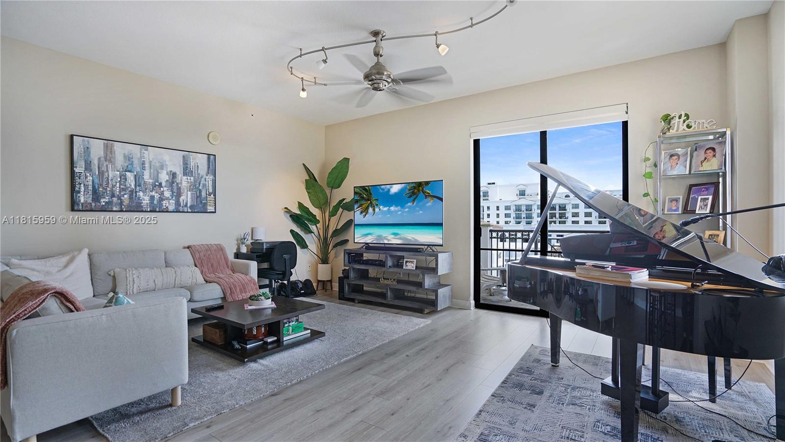 COLONNADE AT DADELAND SE - Residential