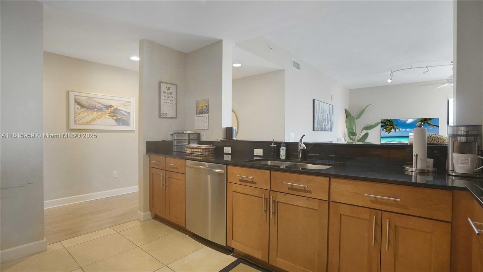 COLONNADE AT DADELAND SE - Residential