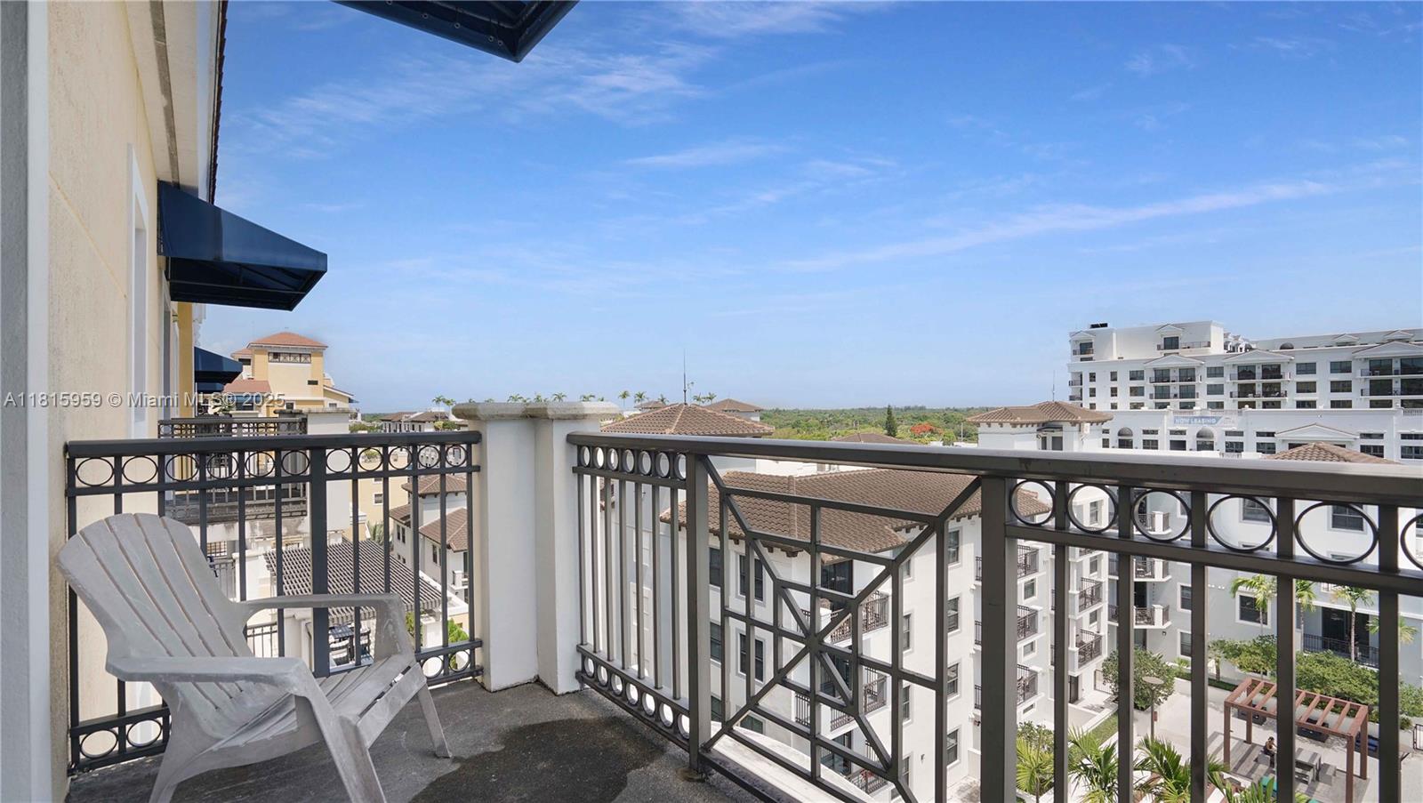 COLONNADE AT DADELAND SE - Residential