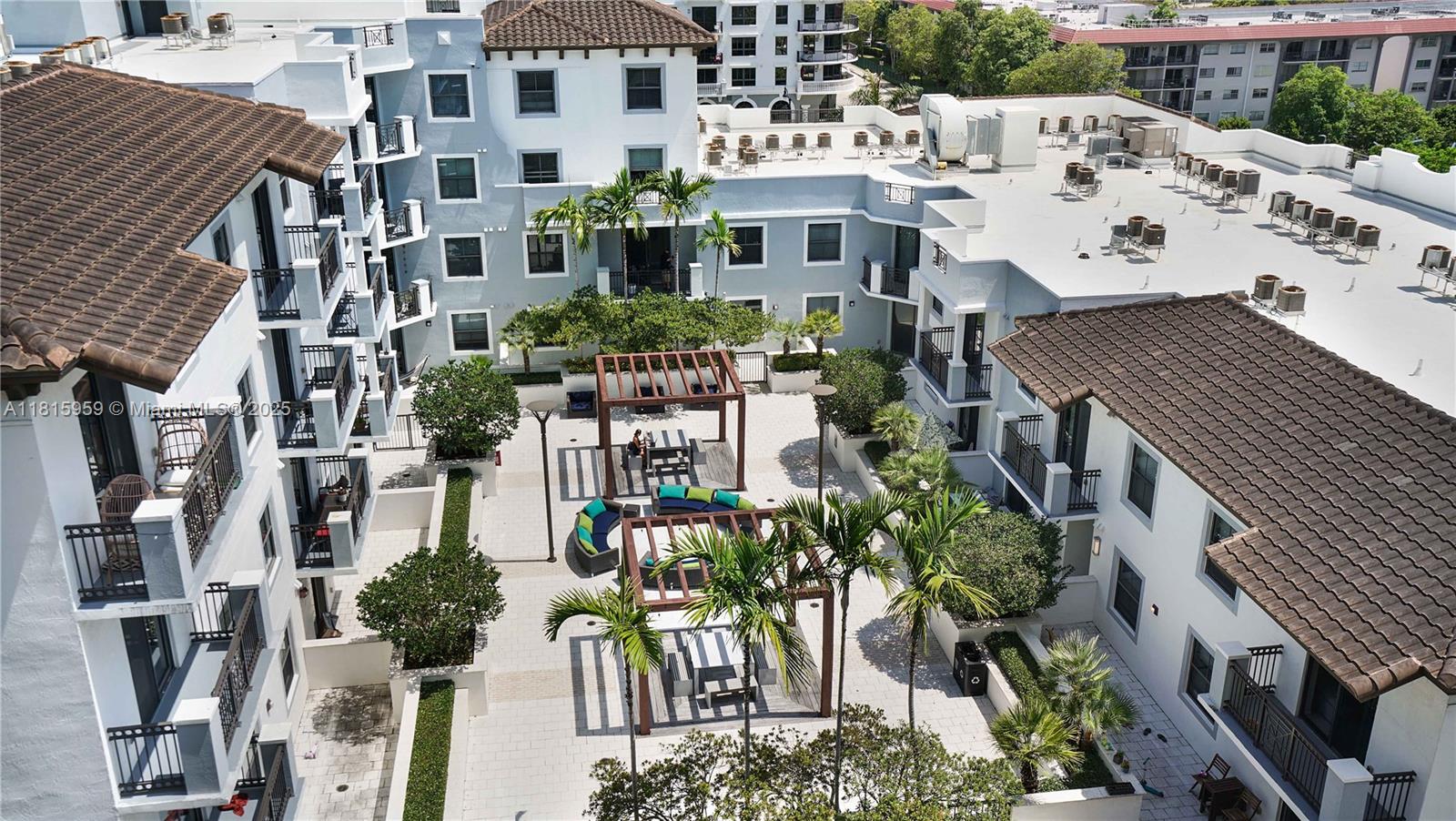 COLONNADE AT DADELAND SE - Residential
