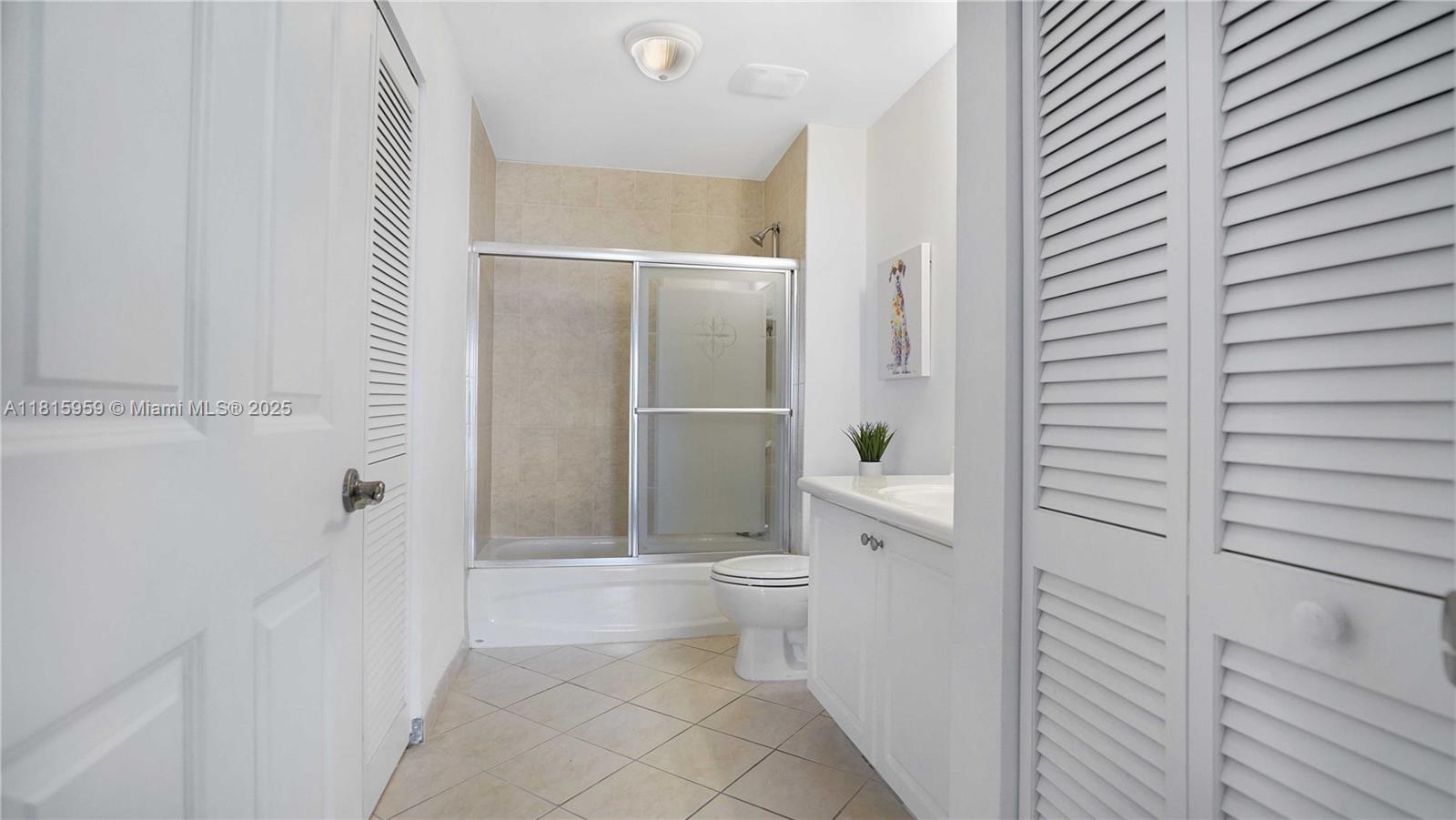 COLONNADE AT DADELAND SE - Residential