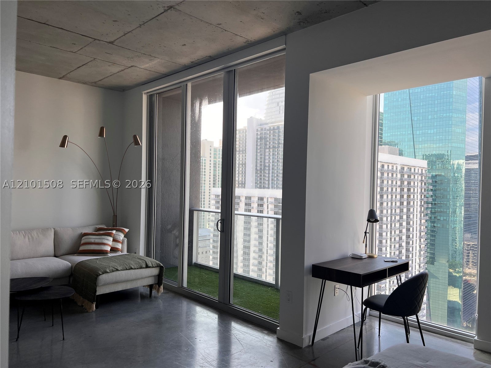 151 SE 1st St 2907