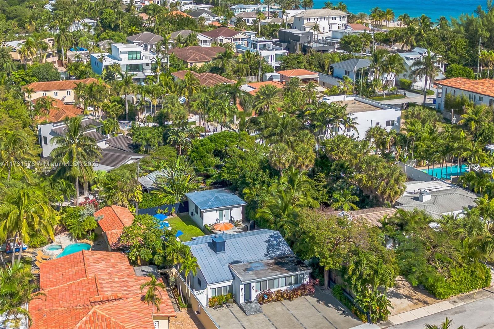 LAS OLAS BY THE SEA EXT - Residential