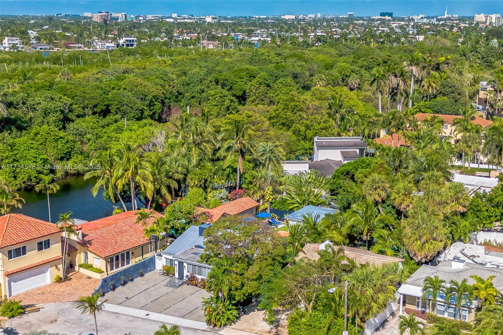 LAS OLAS BY THE SEA EXT - Residential