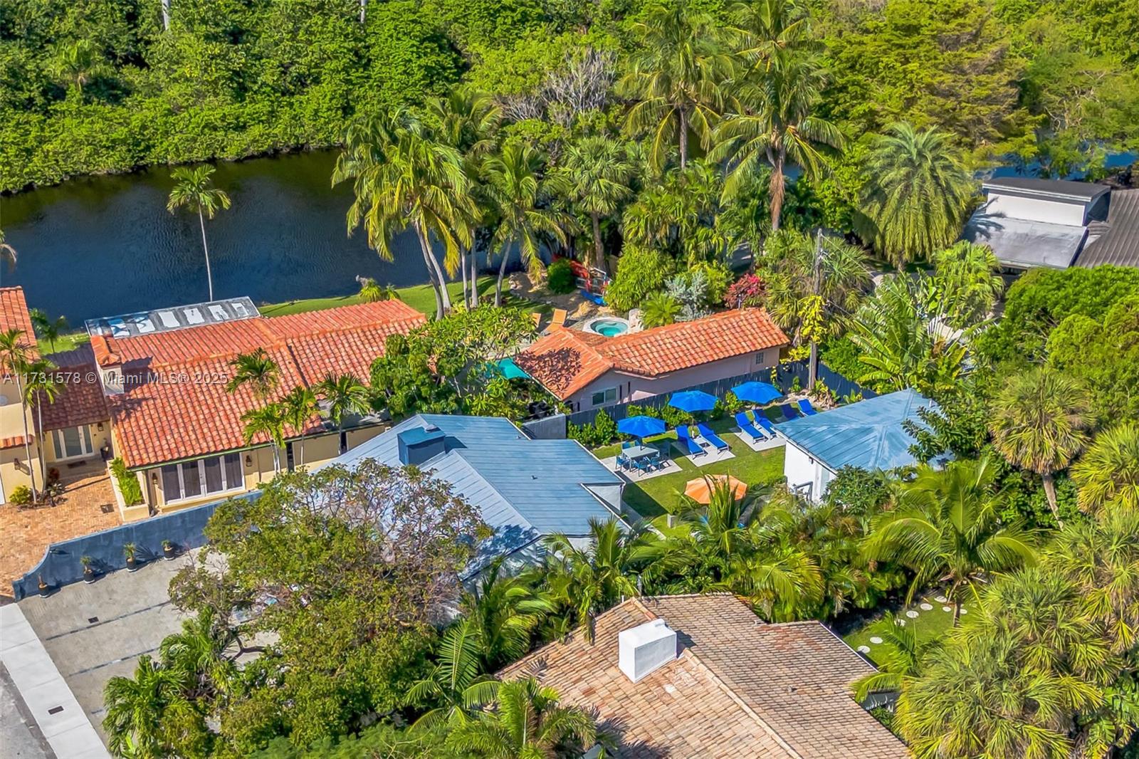 LAS OLAS BY THE SEA EXT - Residential