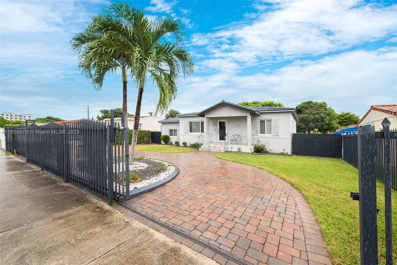 941 NW 40th Ave