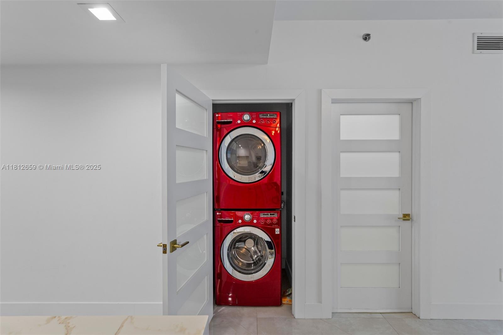 1060 BRICKELL CONDO - Residential Lease