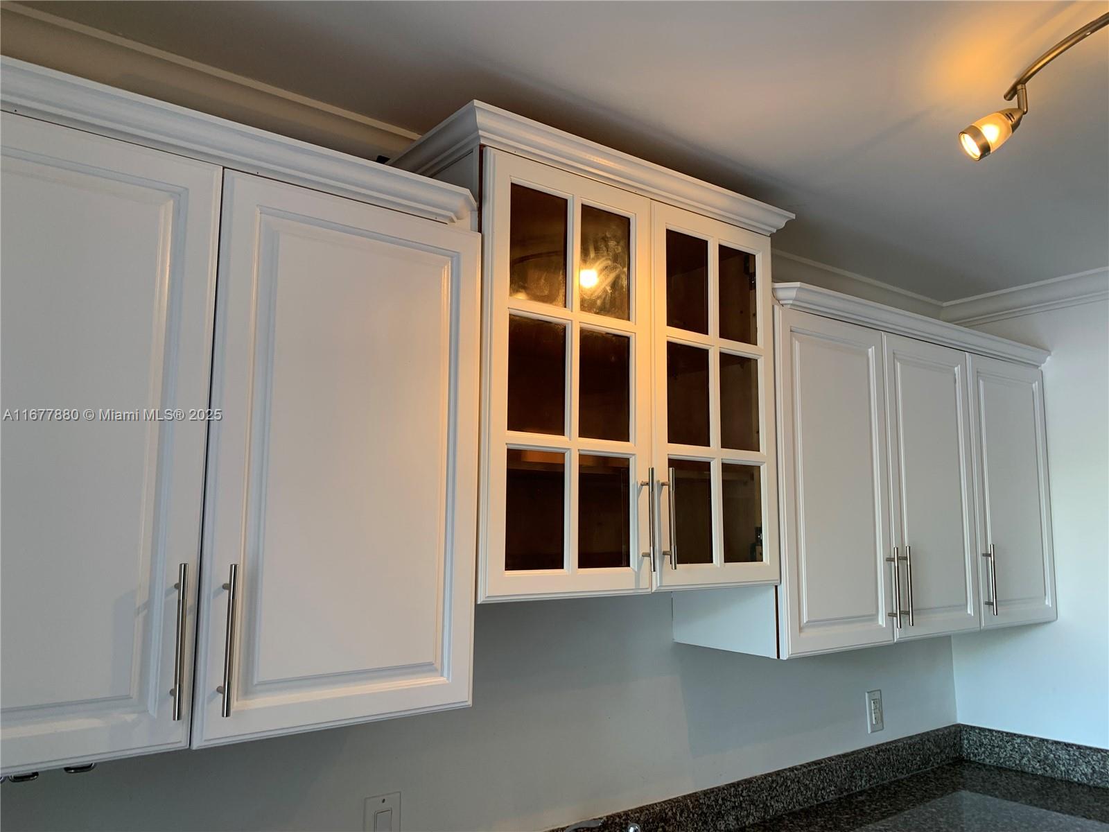 KEY BISCAYNE VI CONDO - Residential