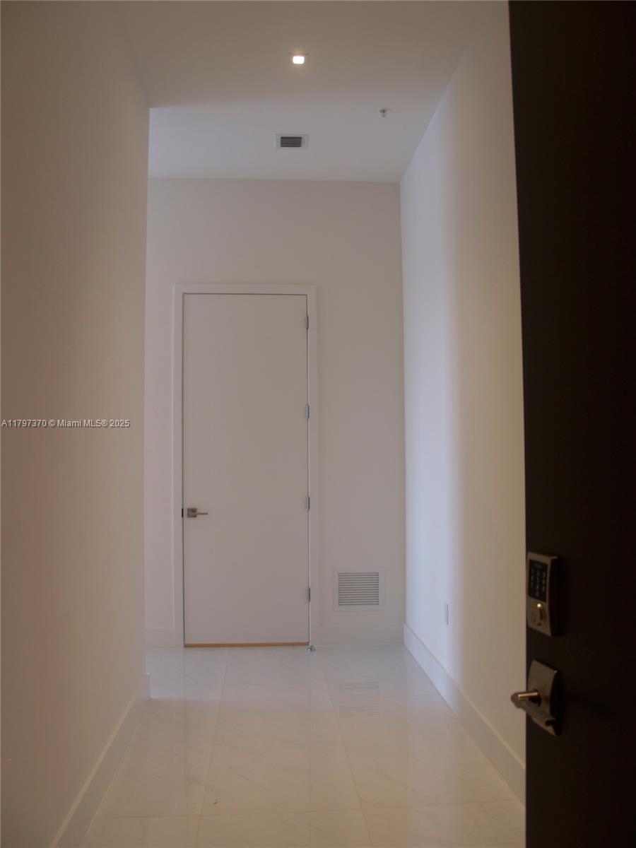 301 Altara Ave 313, Coral Gables, Broward County, Florida - 1 Bedrooms  
1 Bathrooms - 
