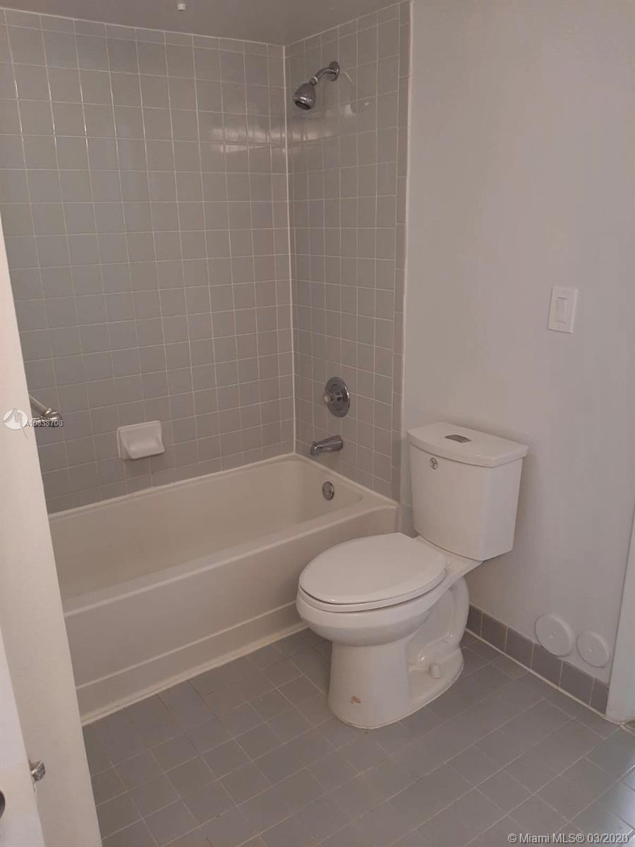 LAKEVIEW CLUB CONDO - Residential Lease