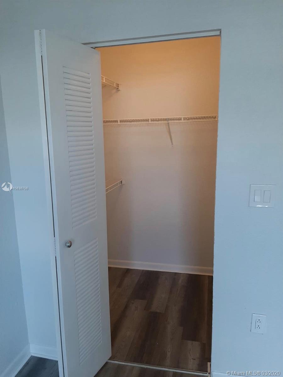 LAKEVIEW CLUB CONDO - Residential Lease