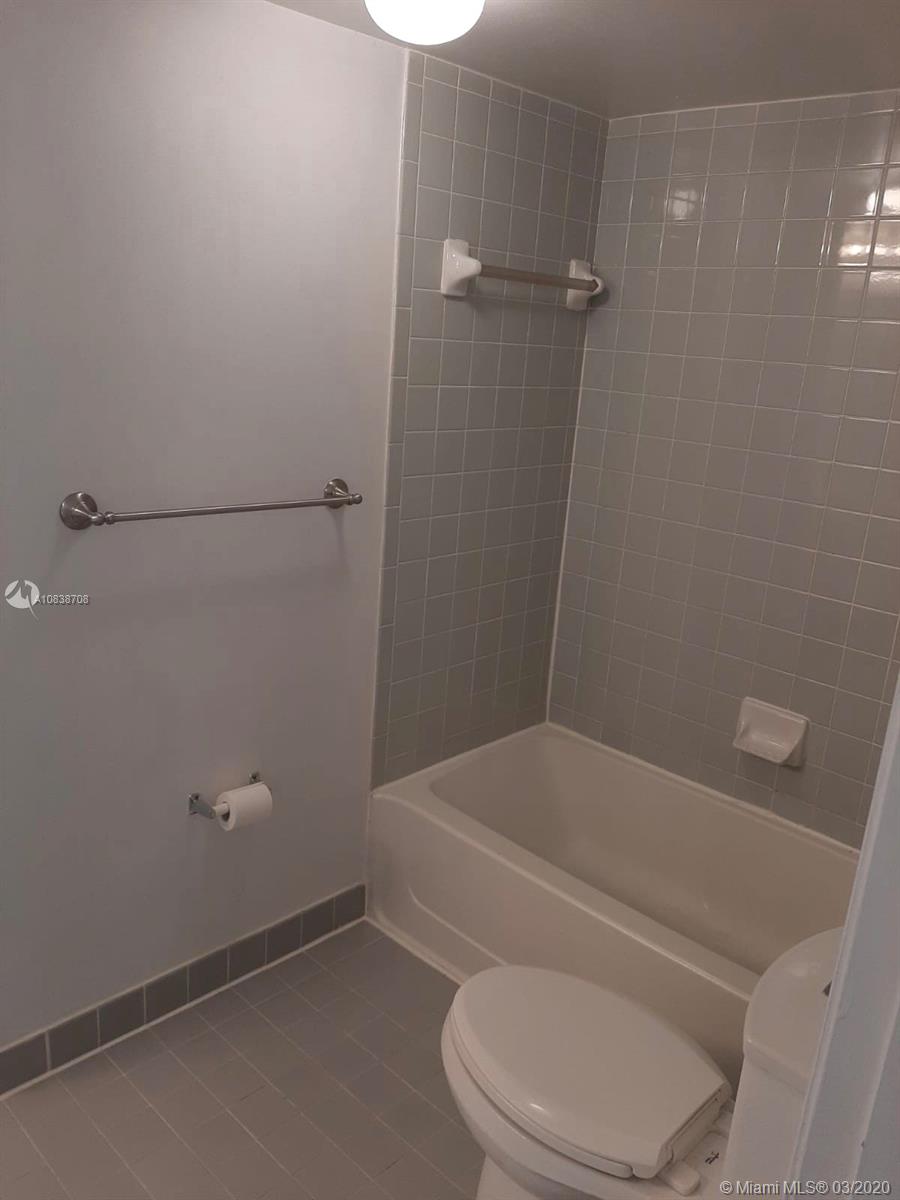 LAKEVIEW CLUB CONDO - Residential Lease