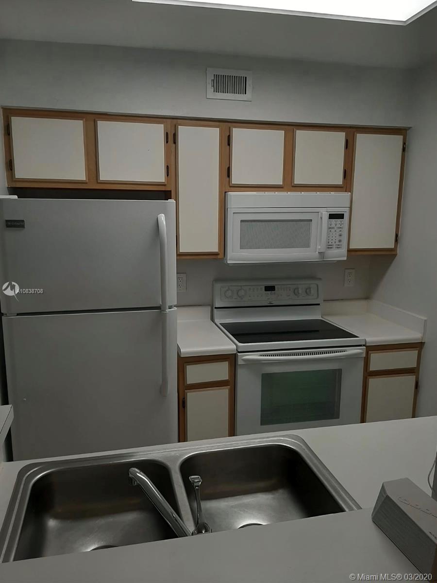 LAKEVIEW CLUB CONDO - Residential Lease