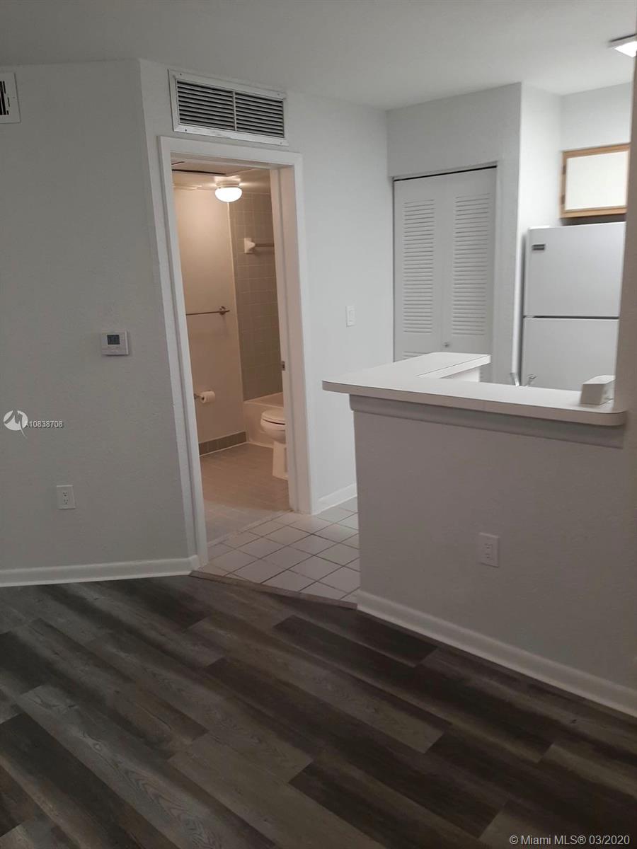 LAKEVIEW CLUB CONDO - Residential Lease