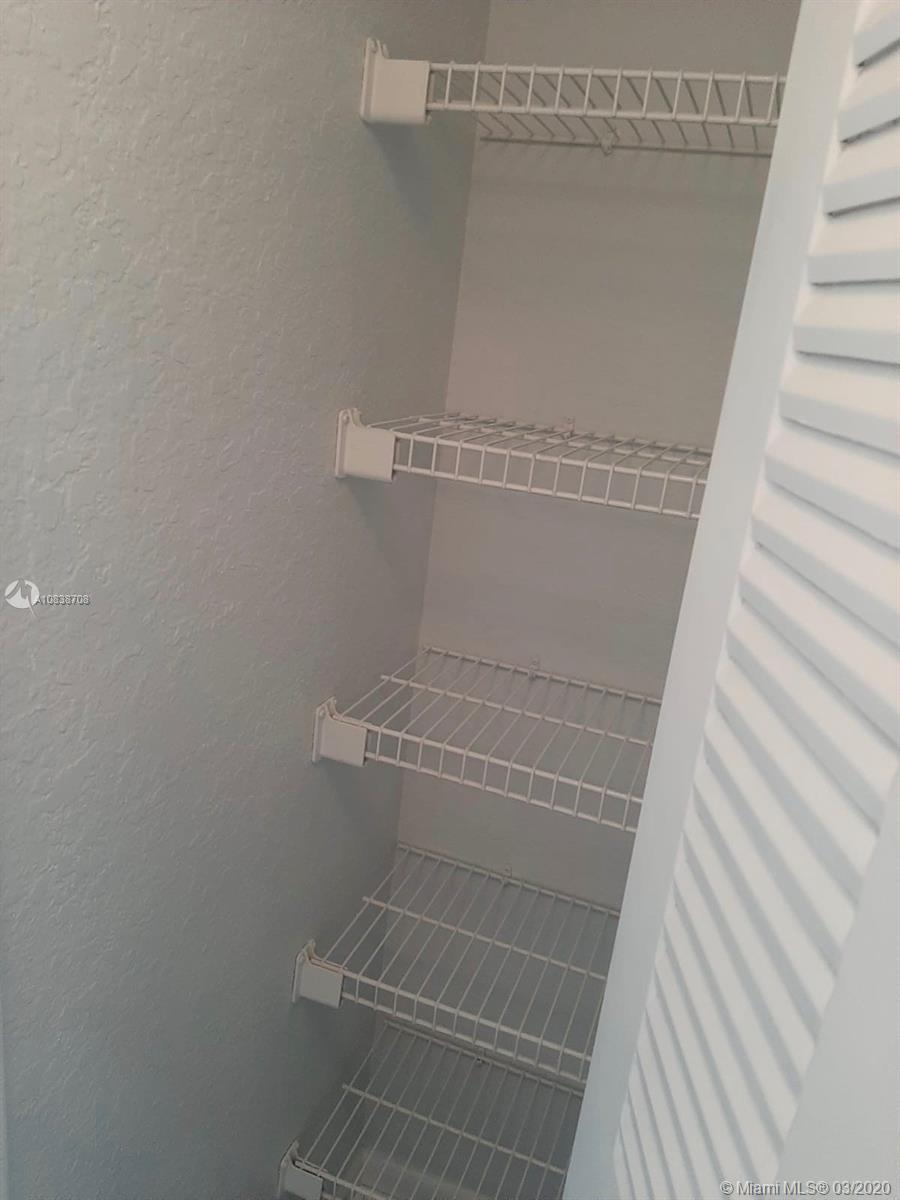 LAKEVIEW CLUB CONDO - Residential Lease