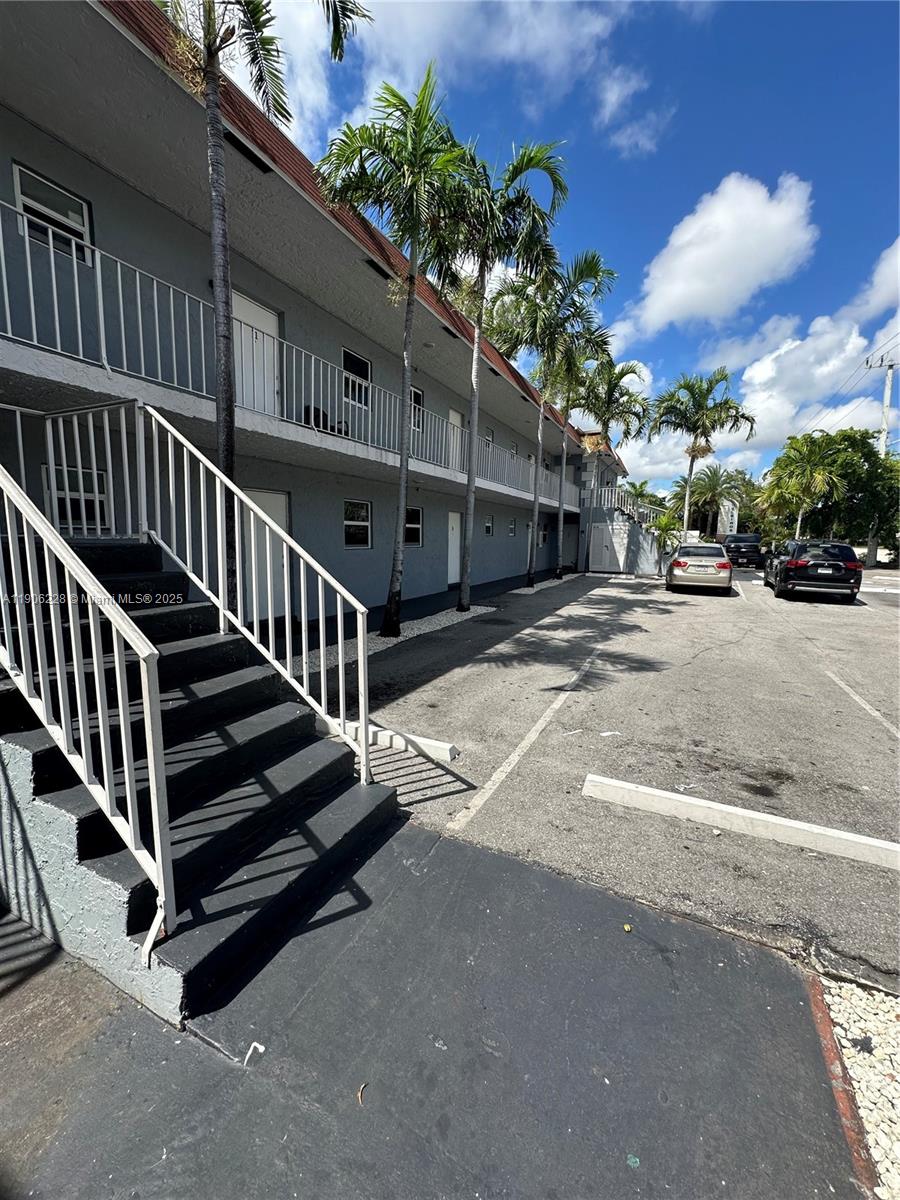 CRYSTAL LAKE 1ST SEC - Residential Lease